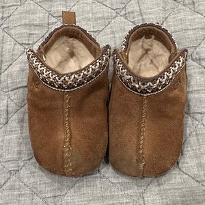 UGG Tasman Slipper with Plush Lining